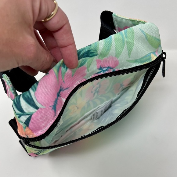 🔥VS PINK Tropical Floral Palm Leaf Fanny Pack - Picture 9 of 12